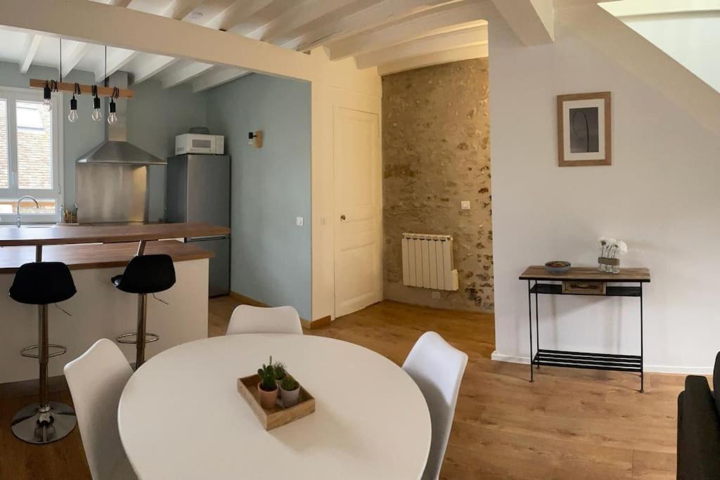 Tiny Paradise - 2 Bedrooms Apartment Montigny-sur-Loing Eksteriør bilde